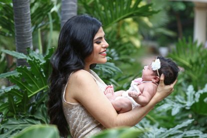 La actriz de 28 años presenta por primera vez a su hija