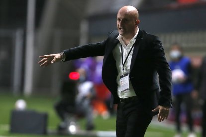 Pablo Repetto tiene contrato hasta fin de año con los labos. Lo que va de la temporada no ha sido positiva para el técnico charrúa.