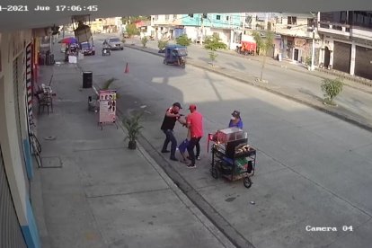 Pese al golpe, afortunadamente, el joven no resultó herido.