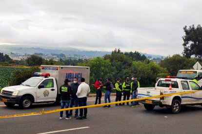 El ciudadano no identificado fue hallado sin vida dentro de un auto blanco.