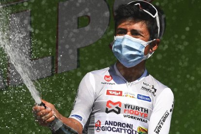 Chalequito Cepeda se llevó el maillot blanco como el mejor de los jóvenes.