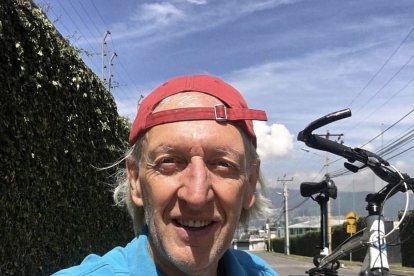 El actor Christoph Baumann lleva solo 2 meses en la  plataforma y ya tiene 11 mil seguidores. Graba el contenido con su hijo Gabriel.