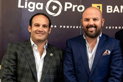 Francisco Egas, titular de la FEF, y Miguel Ángel Loor, presidente de LigaPro, hicieron las paces.