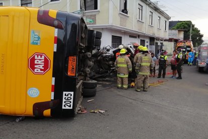 Los dos automotores fueron llevados al Centro de Retención Vehicular (CRV) de Guayaquil.