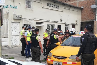 El conductor del taxi fue retenido y llevado a la Fiscalía.
