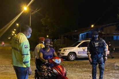 Los controles policiales se activaron en todas las ciudades donde se decretó el confinamiento