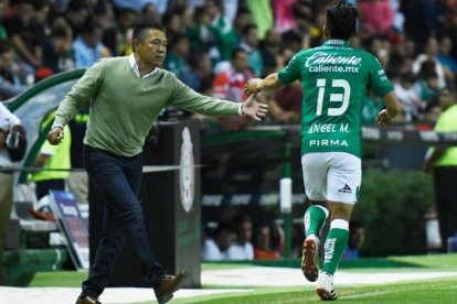 Ignacio Ámbriz dejará al León del ecuatoriano Ángel Mena, al finalizar el torneo mexicano 2021.