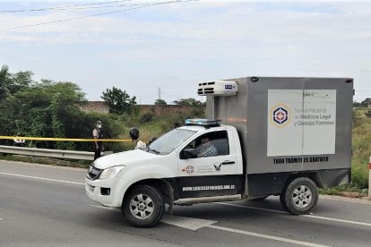 El cadáver fue descubierto por un reciclador, en la vía Arenillas-Huaquillas.