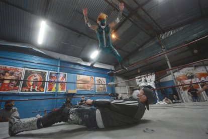 Este deporte espectáculo continúa pese a la pandemia.