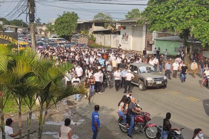 El sábado 1 de mayo se efectuó el sepelio de Jordan Montalván, mientras que el domingo 2 sepultaron a Guillermo Ruiz. (DV)