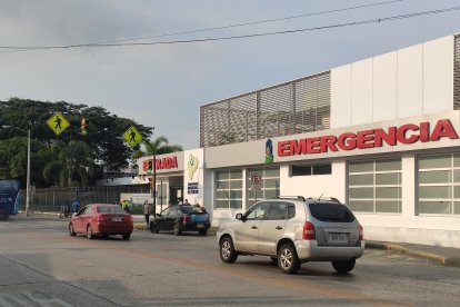 La mujer se encuentra en un hospital cercano al sitio del ataque, donde debían practicarle una operación por su estado de salud.