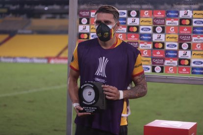 Carlos Garcés y su tercer premio en Copa Libertadores.