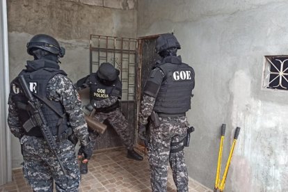 Para los analistas, se debe mejorar el trato hacia la Policía.