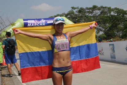 Paola Pérez ratificó la marca olímpica en la prueba de 20 kilóemtros y aportó con la segunda medalla de oro al país.

PERIODISTA : CRISTIAN FLORES 

FECHA : 06/05/2021 

Agencia (ag-extra)