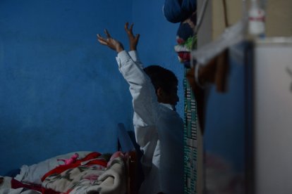 Los padres desesperados lo llevaron donde un curandero