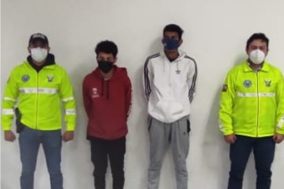 Los detenidos fueron capturados con plata que no supieron justificar.