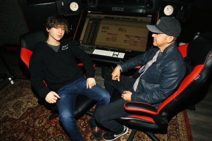 Después de varios años, el artista se metió al estudio para grabar una canción. Su hijo, Jaden, lo apoyó porque se sentía ‘oxidado’.