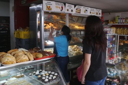 Los panaderos estarían en riesgo de cerrar por el nuevo aumento de su producto.