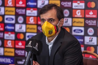 Fabián Bustos perdió su invicto en Copa Libertadores.