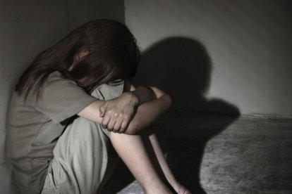 La menor habló con su maestra de escuela sobre lo que le ocurría.