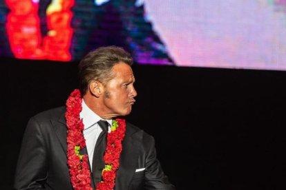 El cantante rompió el récord en Soptify, al ser escuchado más de 5 mil millones de veces.