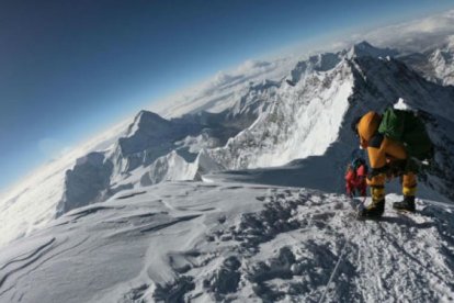 El Everest atrae a montañistas del mundo pero no todos suelen salir con vida luego de su aventura.