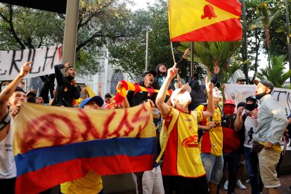 En Colombia las protestas y la pandemia ponen en duda la Copa  América a solo un mes de su inicio.