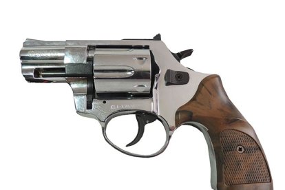 En el país, la comercialización y tenencia de armas de fuego requieren de permisos otorgados por las Fuerzas Armadas.