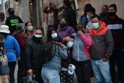 Los hijos de Raúl y Yolanda lamentaban la pérdida de su padre. Luego del hecho fueron a visitar a su mamá en el hospital.