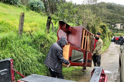 En el auxilio tomaron parte bomberos, socorristas de la Cruz Roja, policías y agentes.