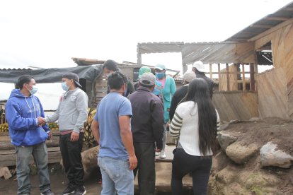 La mañana de ayer se efectuó el velorio en el domicilio donde se produjo el asesinato.