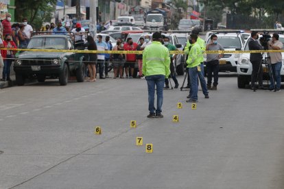En la escena del suceso se hallaron nueve indicios balísticos, además de un arma de fuego. 

PERIODISTA : ANNY BAZAN 

FECHA : 17/05/2021 

Agencia (ag-extra)
