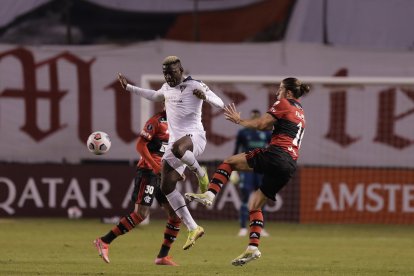 Los universitarios van por la revancha ante el Flamengo, que se impuso por 3-2 en Quito.