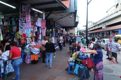 En el estado de excepción, la ciudadanía compraba de lunes a viernes en la Bahía, pero las ventas redujeron, dicen los comerciantes.