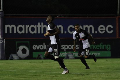 El delantero José Angulo se ha convertido en el grito de gol del cuadro atunero.