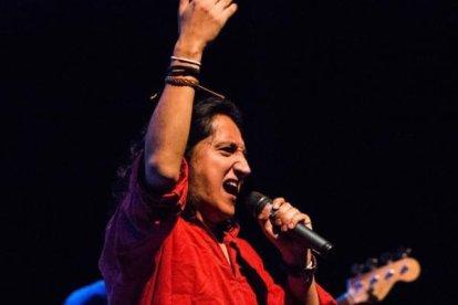 El cantante creo una melodía que tiene ritmo de tonada.