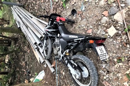 Holger Alcívar Castillo Godos, al ver a los agentes, montó una moto y habría intentado huir.