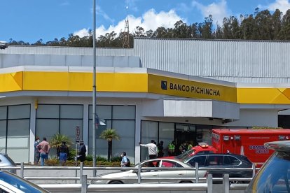 Hasta el cierre de esta nota, la Policía no ubicaba a los presuntos sacapintas.