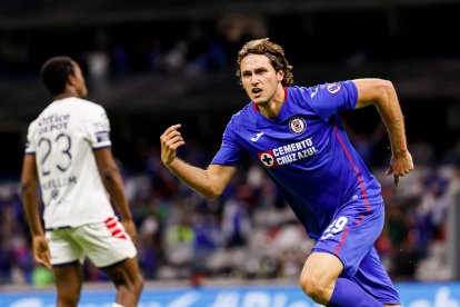 Santiago Giménez, quien de última hora reemplazó a Brayan Angulo, marcó el gol de la clasificación de Cruz Azul a la final.