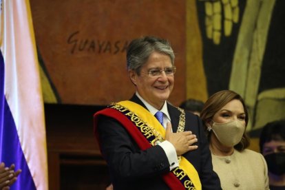 Guillermo Lasso asume el reto de enderezar al Ecuador.