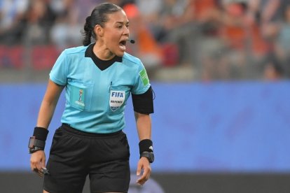 Edina Alves de pequeña era jugadora de fútbol sala, playa y básquet.