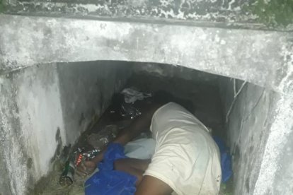 Así fue hallada Amparo Polo Espinoza dentro de una bóveda.