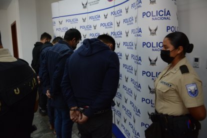Los detenidos fueron encontrados en unos transformadores de luz.