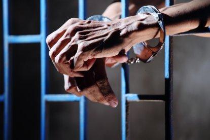 Referencial. Cinco mujeres entre los sospechosos de extorsión.