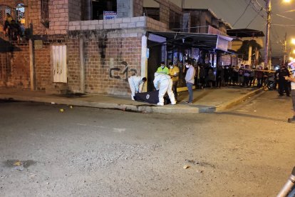 El cadáver de Jorge Guevara quedó tendido en una esquina.