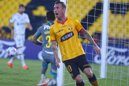 Damián Díaz fue la figura de Barcelona, en la victoria ante Santos de Brasil.