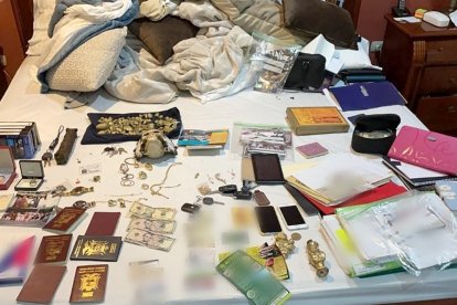 Las evidencias encontradas a los detenidos que son una pareja de esposos, los hijos y un yerno.