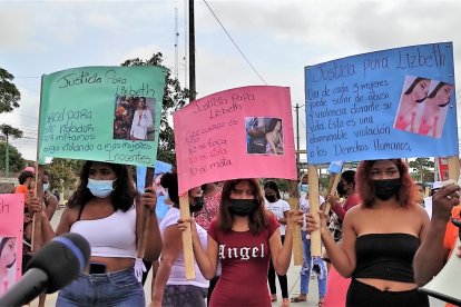 En Machala salieron a pedir justicia por la chica atacada con un machete.