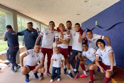 Jorgito y la plantilla del Cruz Azul finalista de LigaMX.