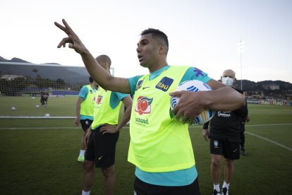 Casemiro comandaría la defensa de Brasil ante la selección de Ecuador.